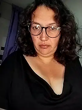 Snapshot of _Saraqueen chatting on February 2026 03:46:02 AM Saraqueen online show from February 2026 03:46:02 AM