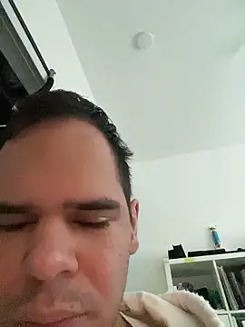 awesomemilkss online show from April 2026 11:38:02 PM