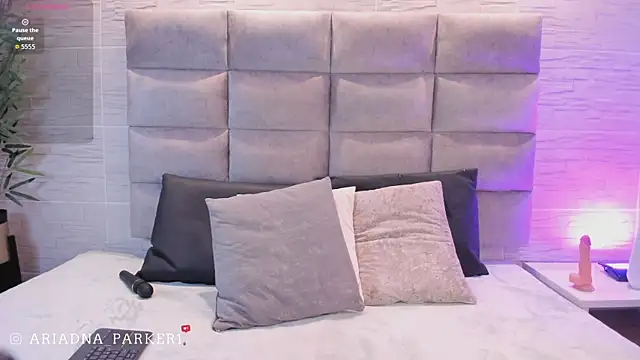 ariana  parker online show from April 2026 04:35:01 AM