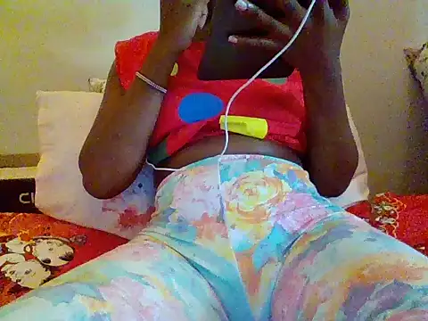 Lunateddy online show from February 2026 07:34:02 PM