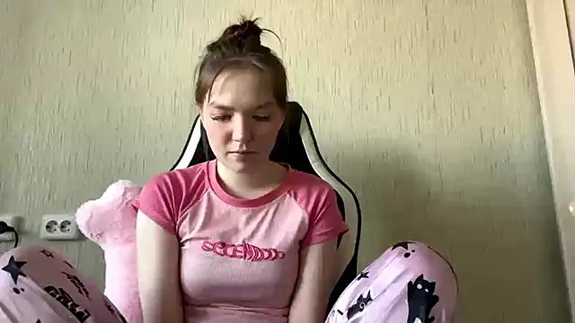 Snapshot of PlumbBump chatting on February 2026 09:19:01 AM PlumbBump online show from February 2026 09:19:01 AM