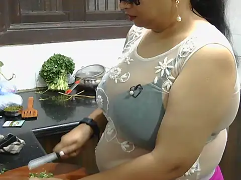 Snapshot of Hot_Sonniyaa chatting on February 2026 07:17:01 AM Hot Sonniyaa online show from February 2026 07:17:01 AM