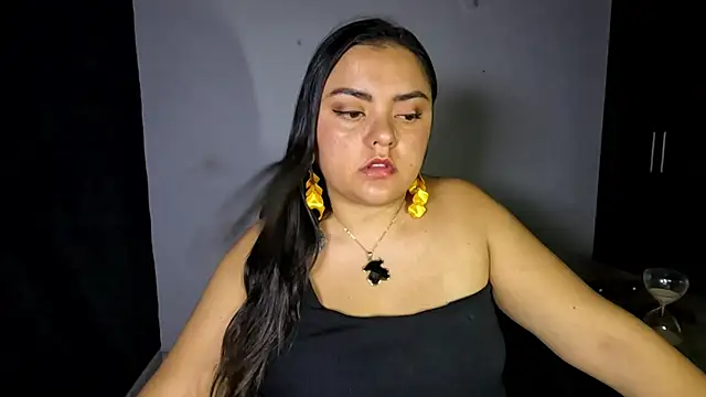 AzaraOnyx online show from May 2026 06:47:02 PM