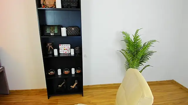 khloe starrr online show from July 2026 03:27:02 PM