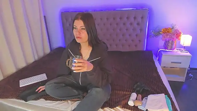 AmandaHoppe online show from April 2026 05:21:01 AM