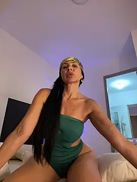 Snapshot of caritoo21 chatting on March 2026 08:22:02 PM caritoo21 online show from March 2026 08:22:02 PM