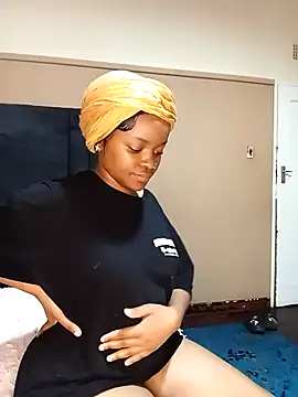 Snapshot of KinkyPxx chatting on February 2026 09:24:02 PM KinkyPxx online show from February 2026 09:24:02 PM