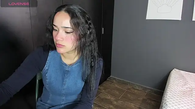 love kriss online show from April 2026 04:37:01 PM