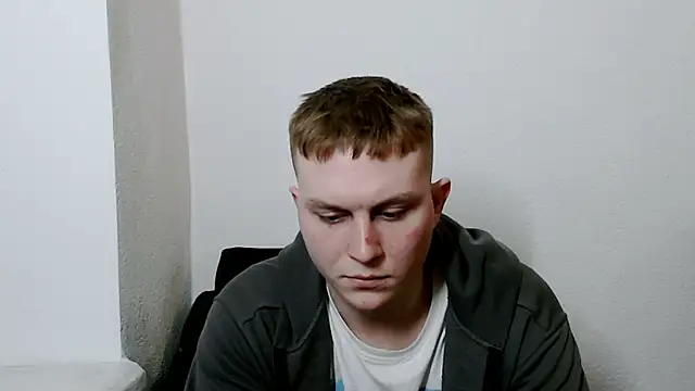 Snapshot of MrHeat_ chatting on February 2026 07:46:01 PM MrHeat online show from February 2026 07:46:01 PM