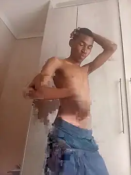 Snapshot of Leroyhotess chatting on February 2026 07:51:01 AM Leroyhotess online show from February 2026 07:51:01 AM