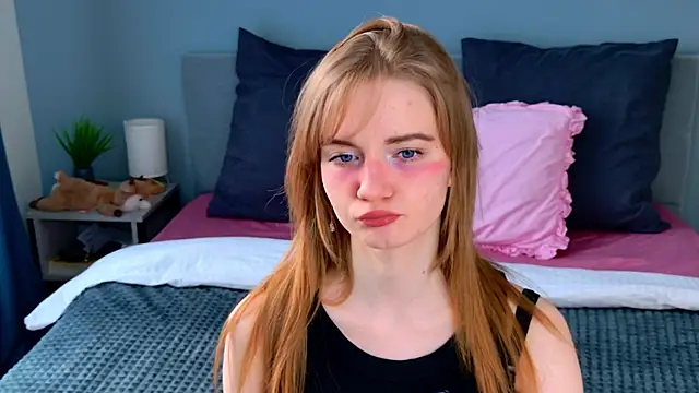 ElfieWhite online show from May 2026 04:23:02 PM