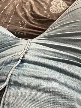 Lynamsb online show from April 2026 03:37:02 PM