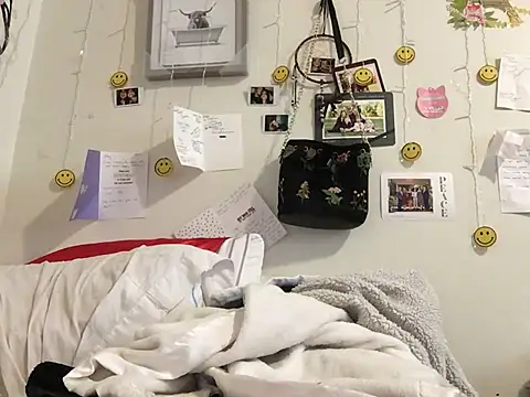 Snapshot of Girlnextdoor242 chatting on February 2026 04:13:01 PM Girlnextdoor242 online show from February 2026 04:13:01 PM