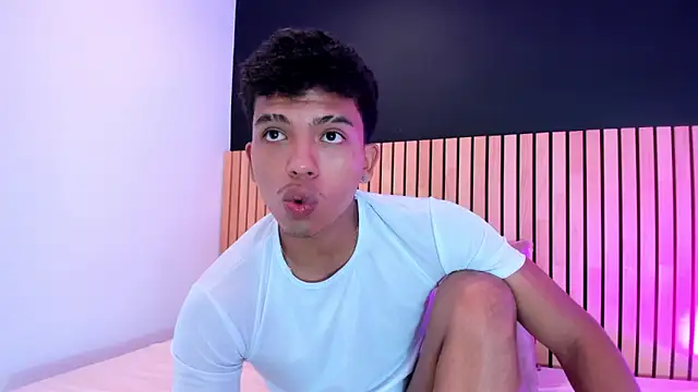 Snapshot of jhoystrong_ chatting on March 2026 02:08:01 PM jhoystrong online show from March 2026 02:08:01 PM