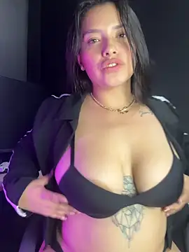 Snapshot of Miss_Bella_Flame chatting on May 2026 12:50:02 AM Miss Bella Flame online show from May 2026 12:50:02 AM