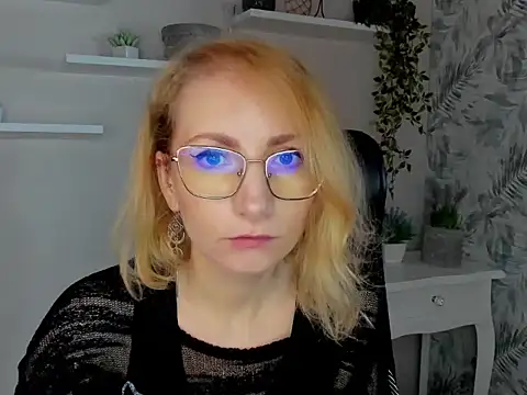 CinderellaMoon online show from February 2026 06:22:02 AM