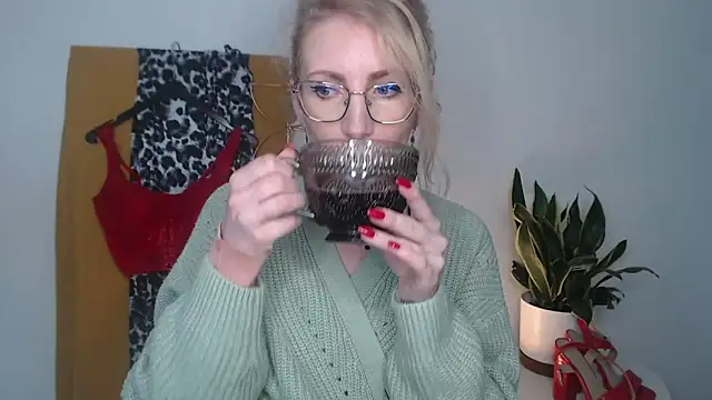 CinderellaMoon online show from April 2026 05:25:01 AM