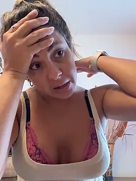 leona-david online show from April 2026 06:27:02 PM