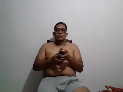 Snapshot of gordogruesa chatting on February 2026 01:39:02 AM gordogruesa online show from February 2026 01:39:02 AM