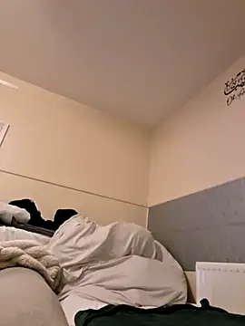 Snapshot of OnstagePortion chatting on February 2026 06:42:02 AM OnstagePortion online show from February 2026 06:42:02 AM