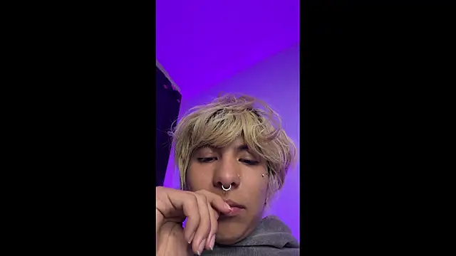 prince oliverr online show from April 2026 08:53:02 AM