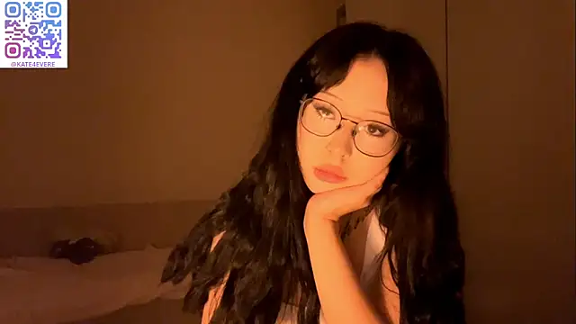 Snapshot of KateGlowee chatting on February 2026 01:11:01 PM KateGlowee online show from February 2026 01:11:01 PM