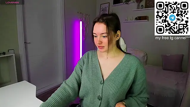 Laura CollinsS online show from May 2026 12:30:02 AM