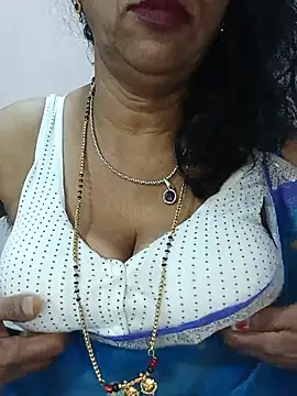 Snapshot of Kannadasexywifes chatting on July 2026 06:16:01 AM Kannadasexywifes online show from July 2026 06:16:01 AM