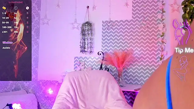 NahomyVega online show from April 2026 08:15:02 PM