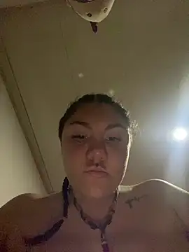 ZoE-sweettt online show from April 2026 02:33:01 AM