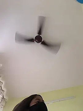 Snapshot of Cute--Sakshi chatting on May 2026 10:42:02 AM Cute--Sakshi online show from May 2026 10:42:02 AM