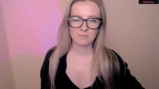 AnnePeach online show from April 2026 03:41:02 PM