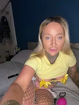 Summerwestt online show from April 2026 03:50:01 PM