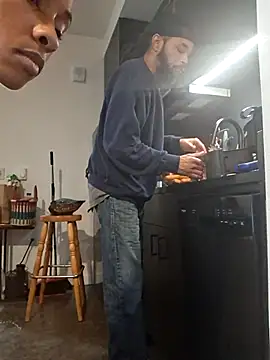 Snapshot of Cinnamonbunn chatting on February 2026 07:30:01 AM Cinnamonbunn online show from February 2026 07:30:01 AM