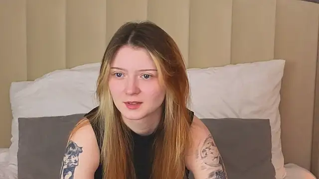 Snapshot of AlyssFrost chatting on June 2026 02:38:01 AM AlyssFrost online show from June 2026 02:38:01 AM