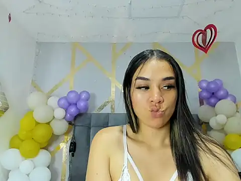 Snapshot of victoriaa_tall chatting on February 2026 06:26:01 AM victoriaa tall online show from February 2026 06:26:01 AM
