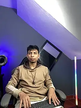 Snapshot of polloCol4U chatting on June 2026 06:14:01 AM polloCol4U online show from June 2026 06:14:01 AM