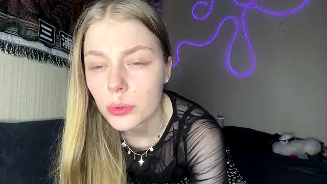 Snapshot of CassandraMur chatting on February 2026 05:09:02 PM CassandraMur online show from February 2026 05:09:02 PM