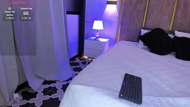 PerlaRogerss  online show from February 2026 10:22:02 AM