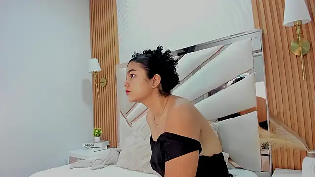 Snapshot of _Curly_Beauty chatting on February 2026 02:36:01 PM Curly Beauty online show from February 2026 02:36:01 PM