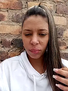 kiki milu online show from April 2026 02:03:02 PM