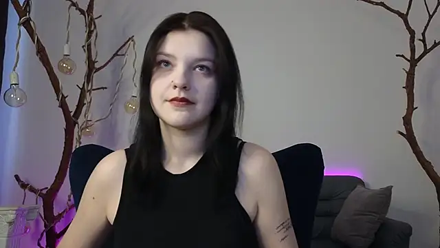 Snapshot of DeliaEffy chatting on February 2026 01:22:01 PM DeliaEffy online show from February 2026 01:22:01 PM