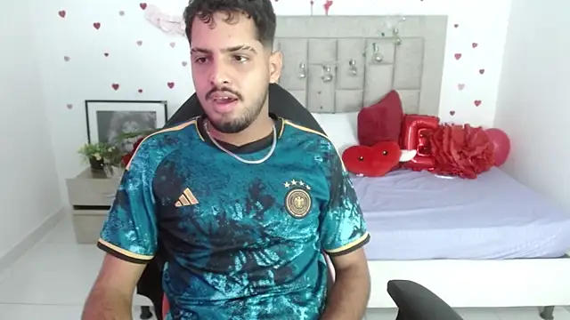 Snapshot of mister_fox723 chatting on February 2026 04:44:01 AM mister fox723 online show from February 2026 04:44:01 AM