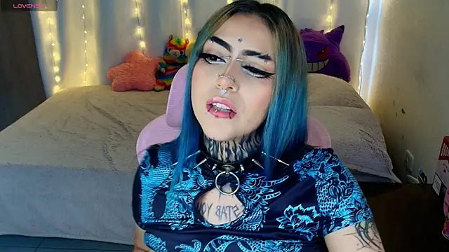 Snapshot of maliciaXpoison chatting on May 2026 10:51:01 PM maliciaXpoison online show from May 2026 10:51:01 PM
