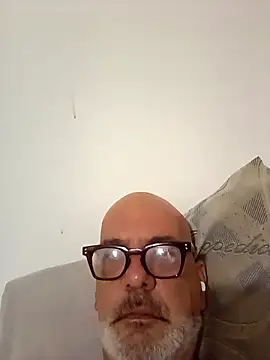 Snapshot of Milwokee chatting on March 2026 12:57:01 AM Milwokee online show from March 2026 12:57:01 AM