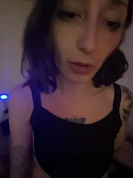 Snapshot of FrutillitaXX chatting on August 2026 02:43:01 AM FrutillitaXX online show from August 2026 02:43:01 AM