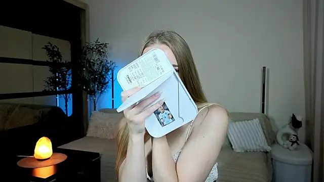 Oxy Foxie online show from June 2026 06:24:02 PM