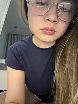 lonelyyy808 online show from March 2026 07:54:02 PM