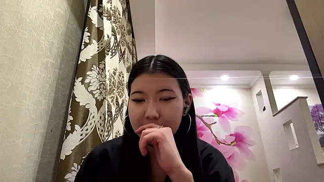 Snapshot of MaeRaads chatting on February 2026 06:52:02 PM MaeRaads online show from February 2026 06:52:02 PM