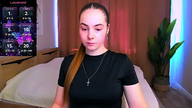 Maddy Wood  online show from March 2026 12:10:01 PM